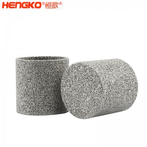 恒歌粉末燒結(jié)不銹鋼濾筒防塵透氣濾芯濾精準(zhǔn)度準(zhǔn)確耐腐蝕易清洗壽命長，應(yīng)用于制藥行業(yè)